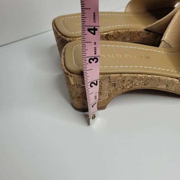 Donald J Pliner Gold Shimmer Rainey Slip on Toe Ring Platform Sandal size 9.5 - Picture 6 of 6